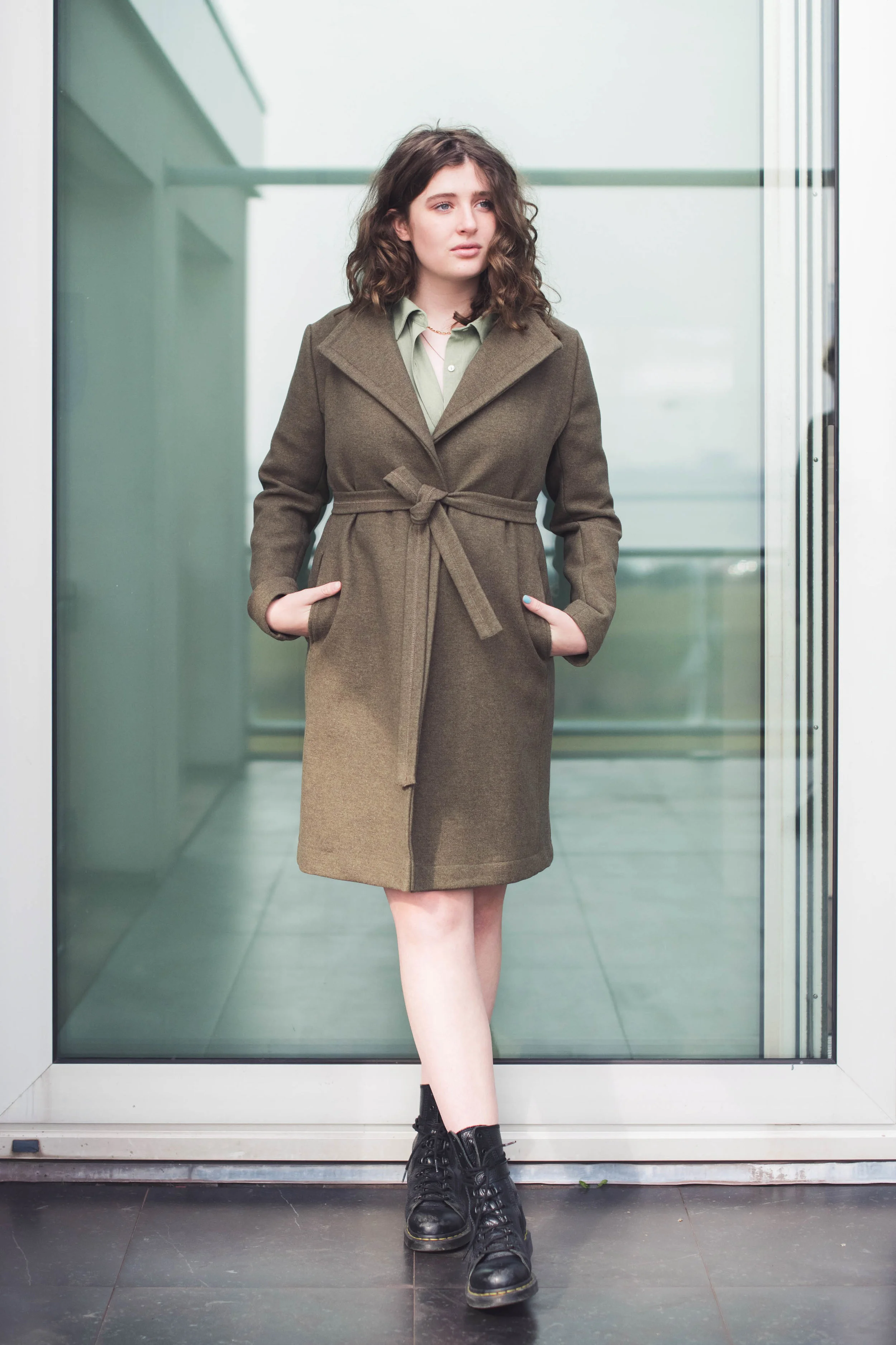 Modefotografie gemaakt voor de Rotterdamse ontwerpster Lida van Adrighem. Het model is de actrice Neele Kamerbeek.