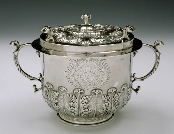 silver-urn.jpg