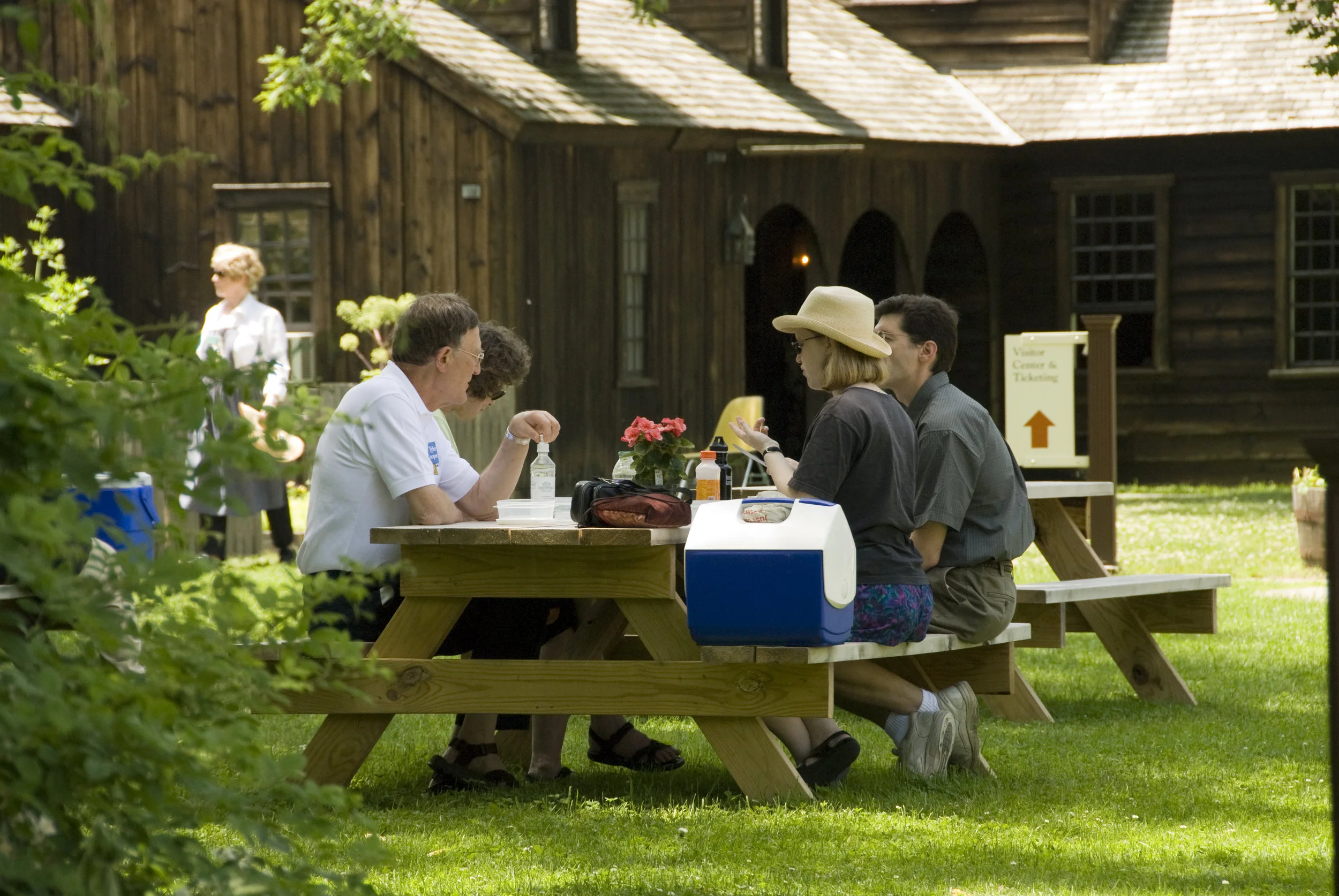 picnicking-at-HD_06_CO.jpg