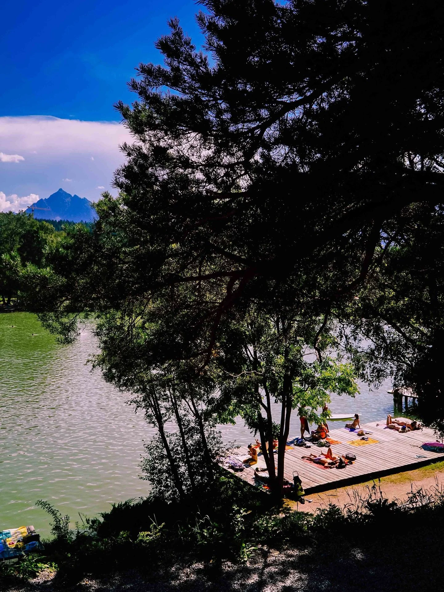 Akku aufladend am Feiertag.

#lansersee #myinnsbruck #alpinelake #lovetirol