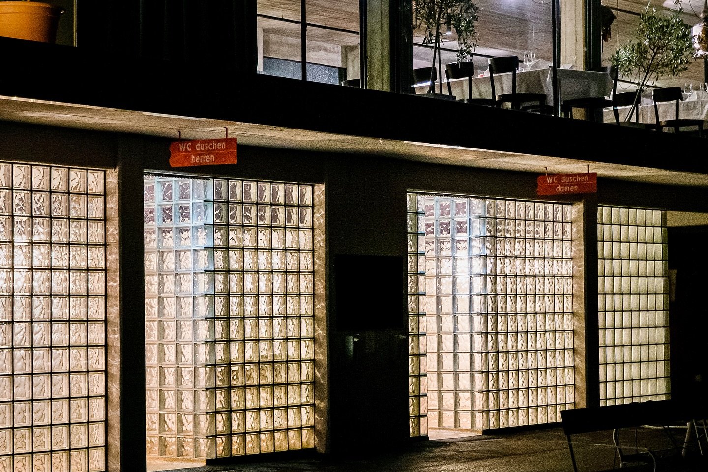 Vorher wollte man die Badeanstalt abreissen. Wir fanden sie immer ikonisch - nur eben unhygienisch und verwahrlost. In kleinen Etappen haben wir jedes Jahr die Badeerl&ouml;se reinvestiert, um euch mehr als nur eine Badeanstalt zu bieten: Ein ganzj&a