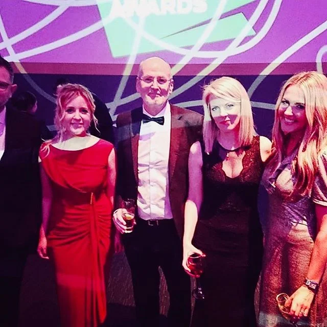 I didn&rsquo;t take any pictures at the #IrishBookAwards last night, which is a shame as I had temporarily great hair courtesy of the wonderful @dylanbradshaw and a fab frock thanks to my gorgeous pal @pearllowe. (Stole this 📷 from superstar @SarahC