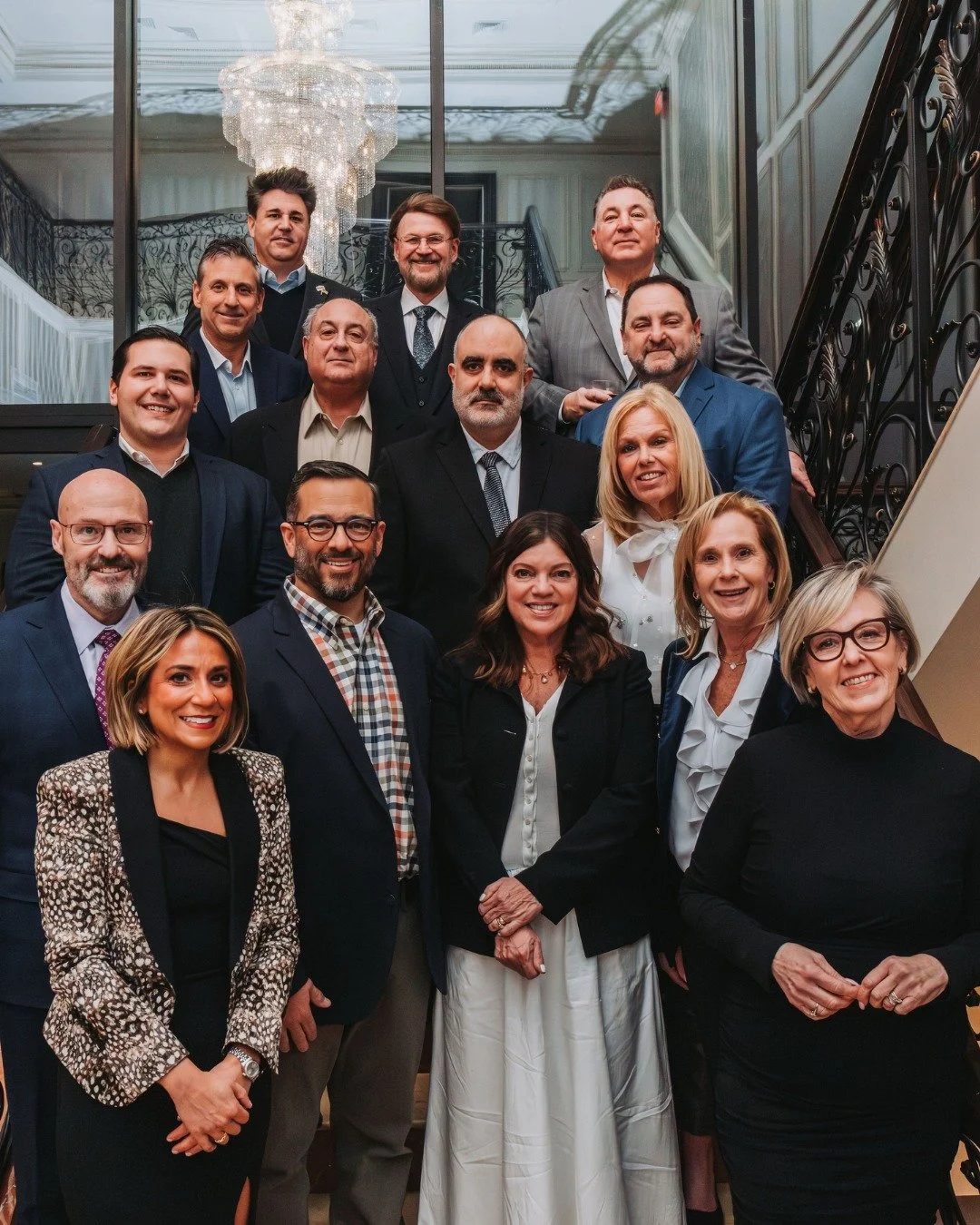 The design sets the stage, but the people make the place. ❤️
You can have the most beautiful room, the perfect lighting, and the most thoughtful details&hellip; but it&rsquo;s the energy inside that truly brings a vision to life.

The conversations, 