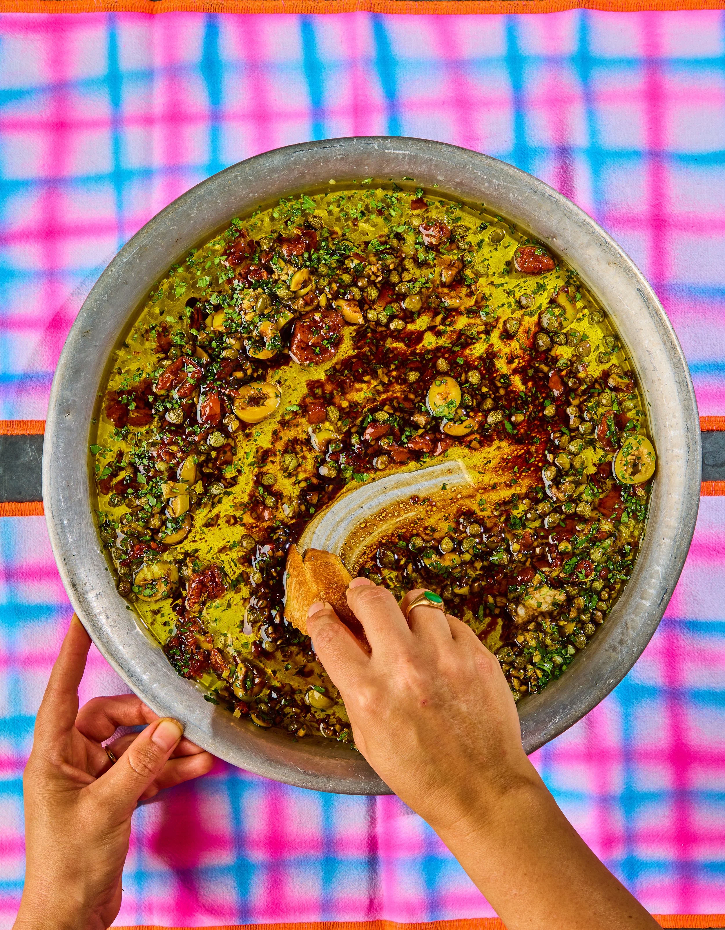 24-07-05_SIDEYS_YOULL_LIKE_THIS_BREAD_DIPPING_OIL_549.jpg
