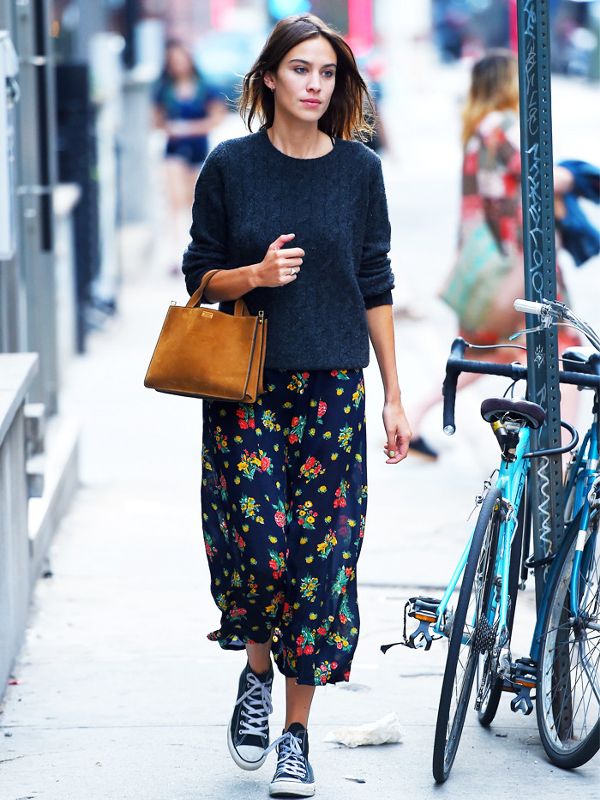 Alexa Chung gettin' weird with Converse and a floral skirt