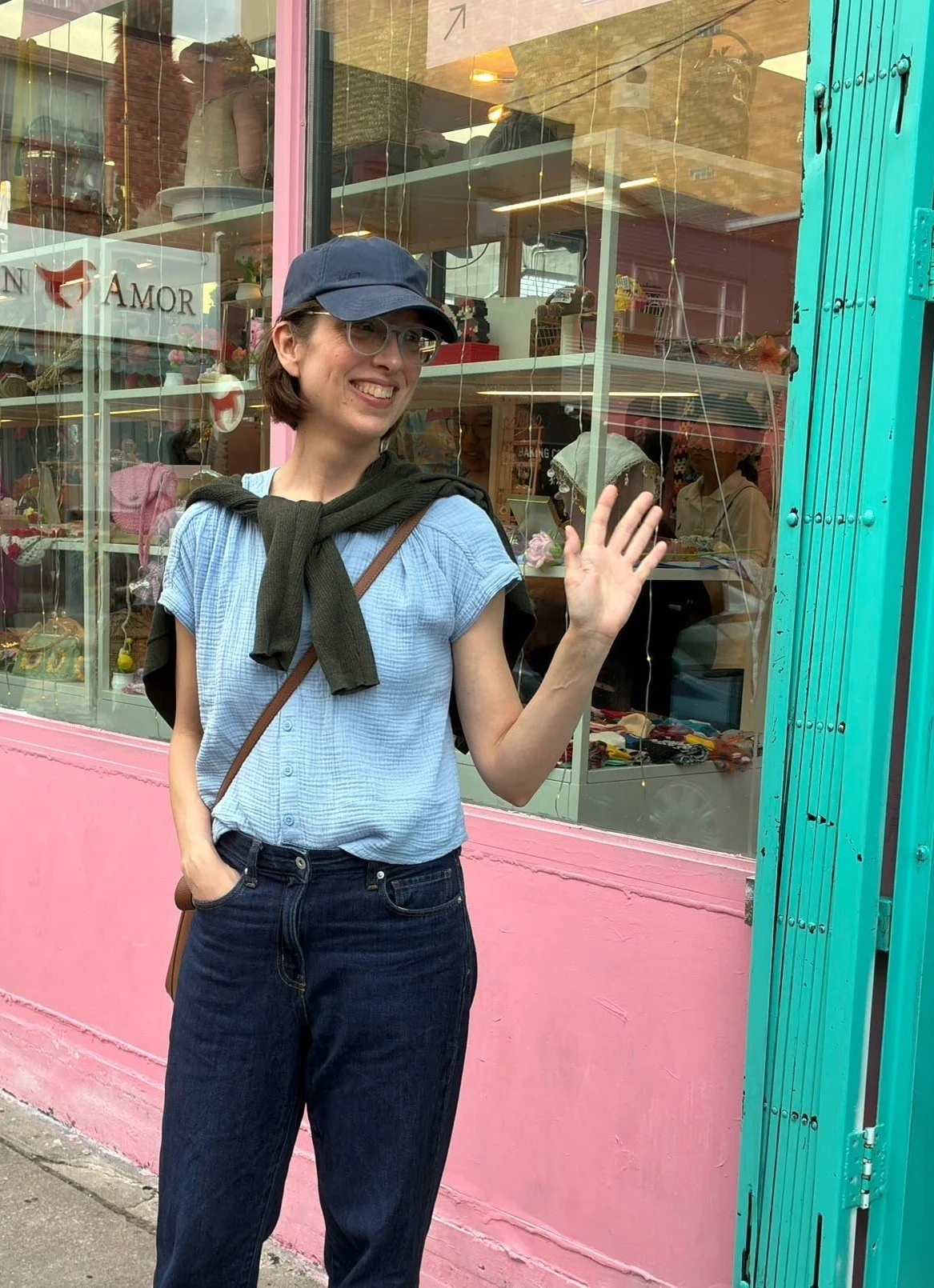 angle view waving photo_zoomed in_right.jpeg