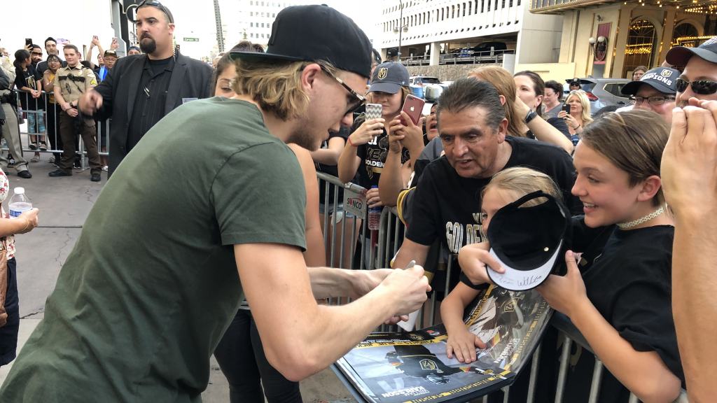 WILLIAM KARLSSON OF THE VEGAS GOLDEN KNIGHTS SIGNING AUTOGRAPHS AT A FAN APPRECIATION EVENT ON WEDNESDAY AT THE THIRD STREET STAGE ON FREMONT STREET. Photo: Norm Clarke