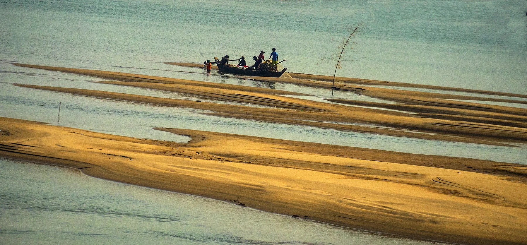 Fishing Mekong Panoram 14x30.jpg