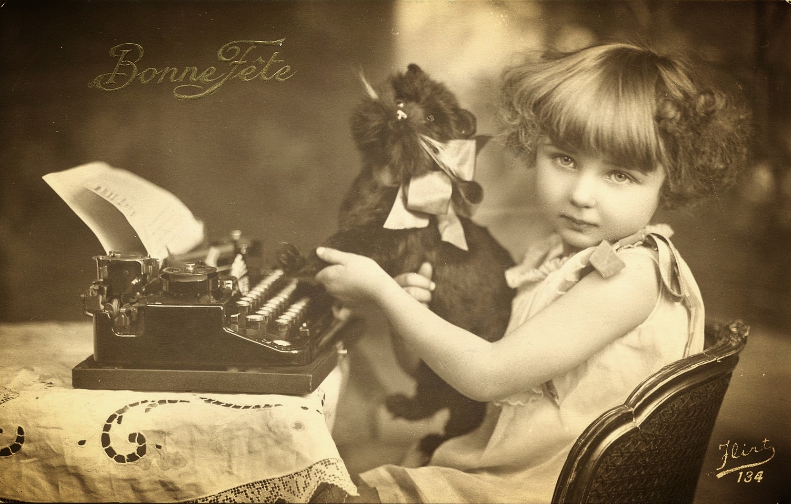 TypewriterGirl-Vintage-GraphicsFairy1.jpg