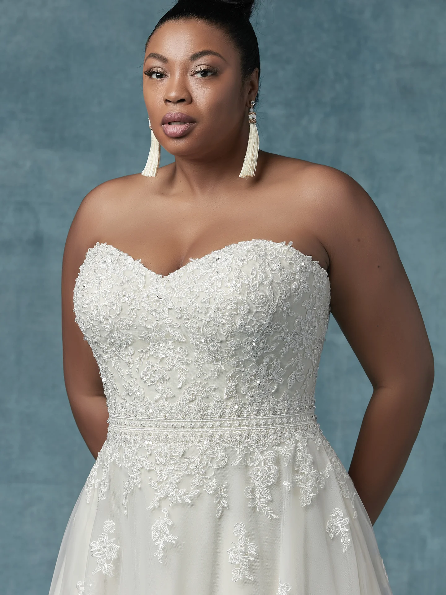 Maggie-Sottero-Dorthea-9MN032-Curve-Alt1.jpg