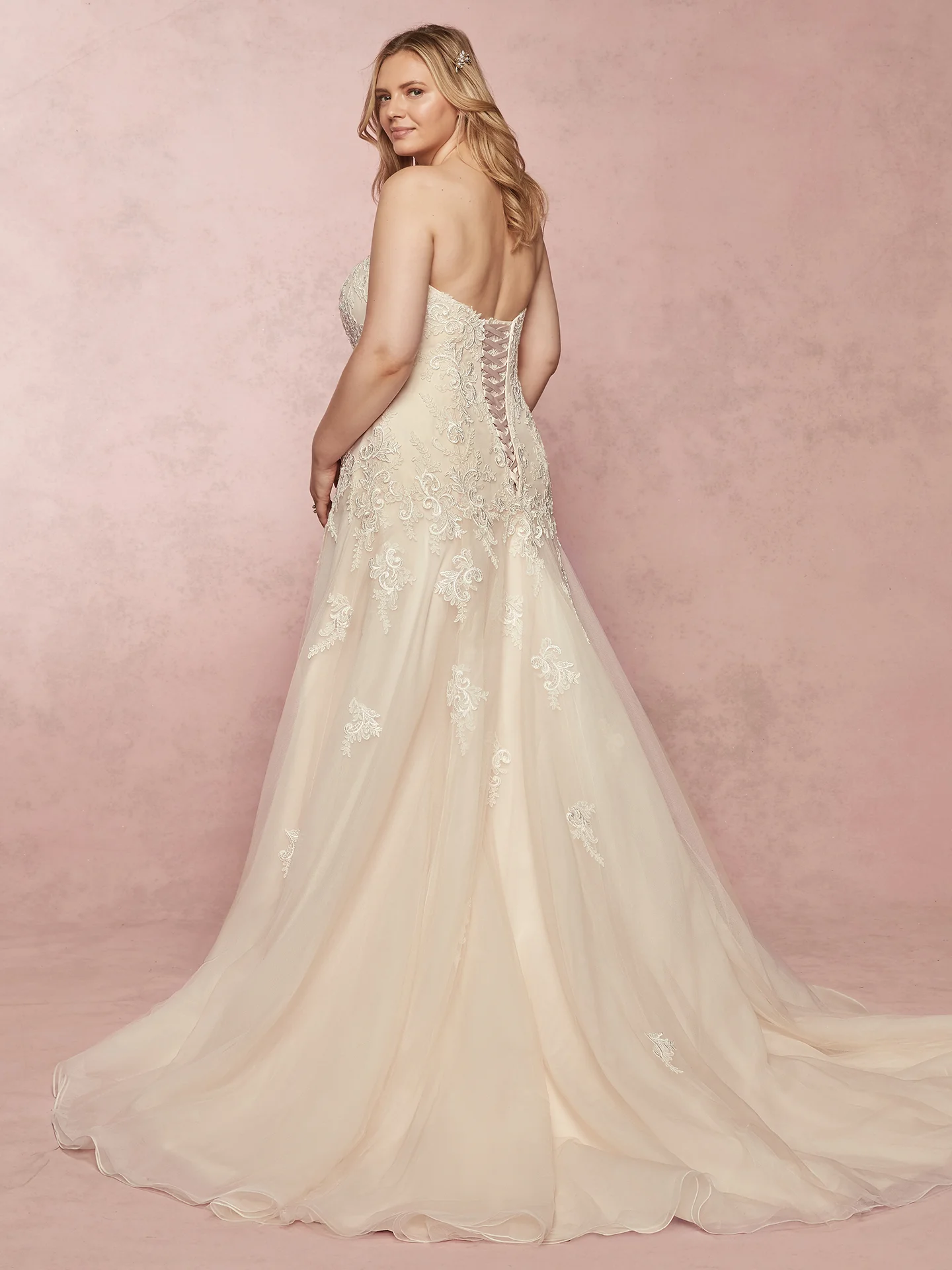Rebecca-Ingram-Desi-9RN005-Curve-Back.jpg