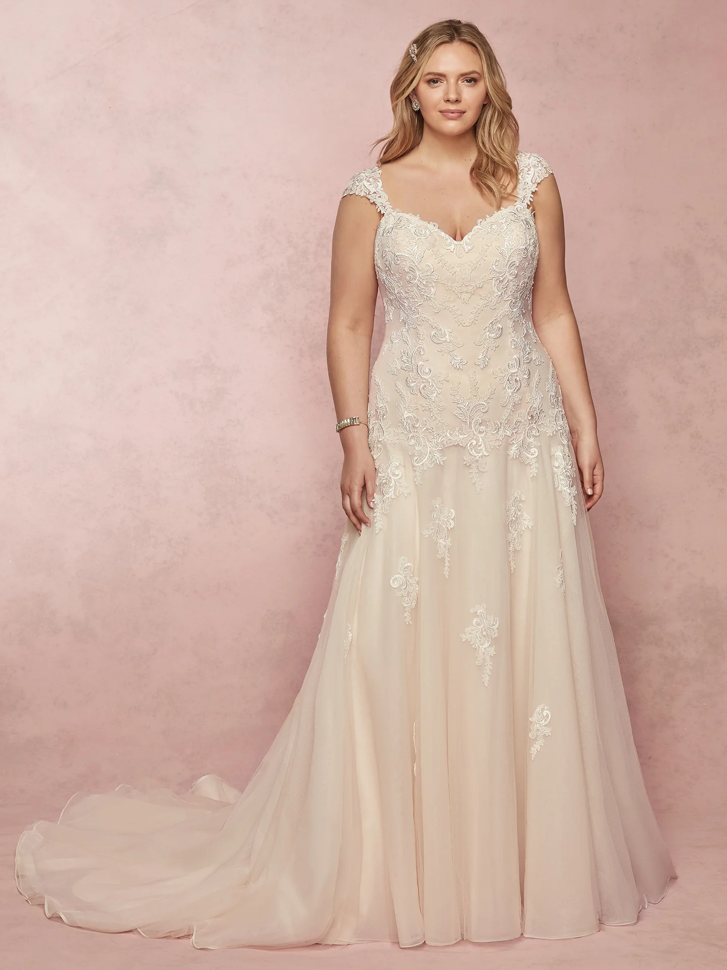 Rebecca-Ingram-Desi-9RN005-Curve-Main.jpg