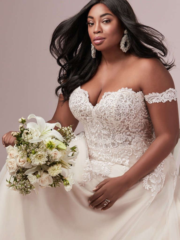 Rebecca-Ingram-Vanessa-9RS806-Curve-Alt2.jpg