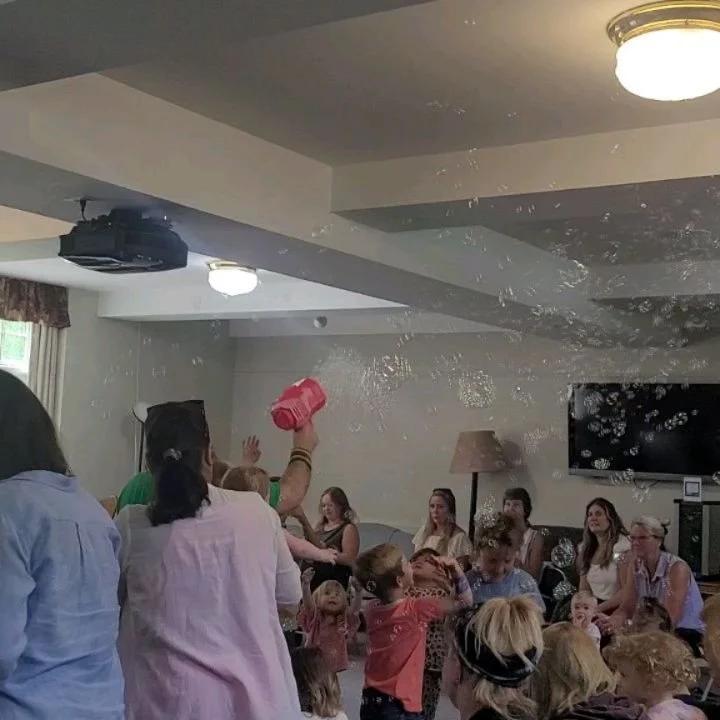 What a wonderful way to wrap up the summer! 

Thank you to Mr. Matt from @turtledancemusic for bringing the singing, dancing, and BUBBLES to Bushnell-Sage Library this morning!

Thank you also to the Friends of the Bushnell-Sage Library for their sup