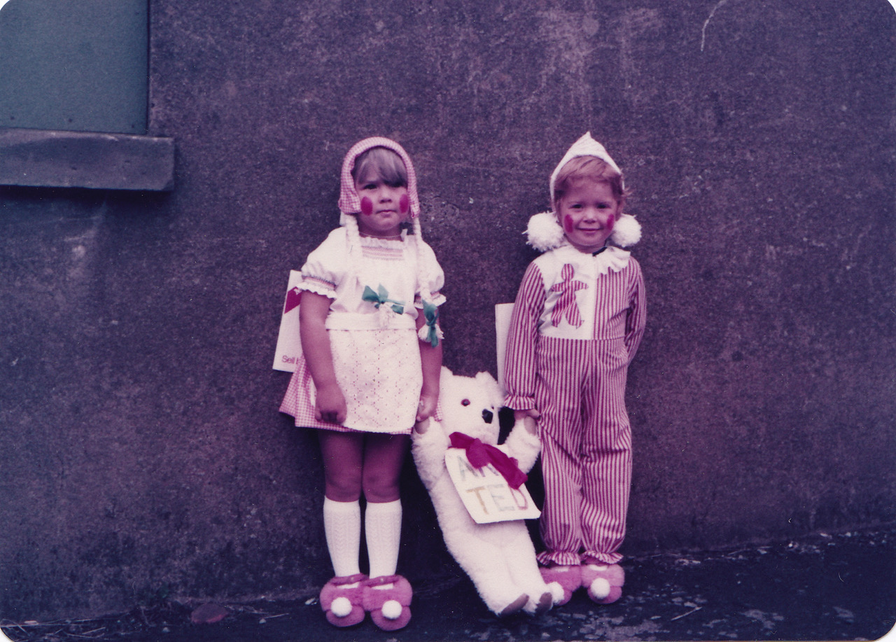 Andy Pandy, Loopy Loo and Ted. Dawn and Nicola. Tumble Carnival (1982). Provided by Barbara McKee.
