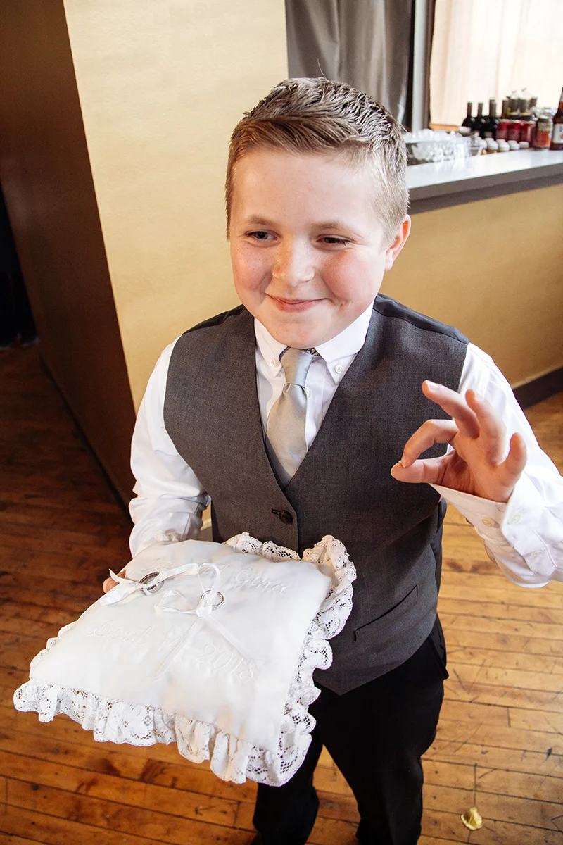 Creativo Loft small wedding venue Chicago - romatic gold and ivory wedding