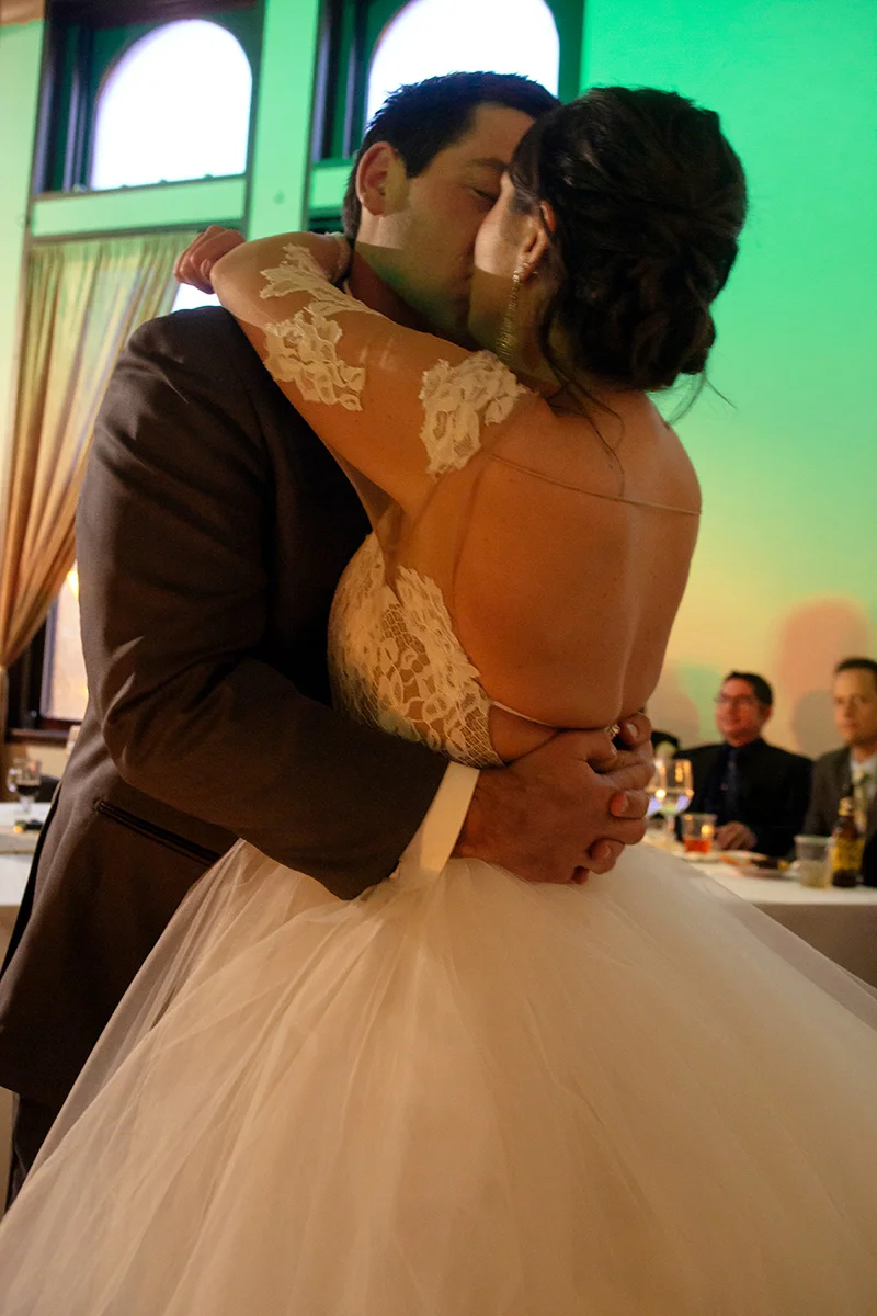 Creativo Loft small wedding venue Chicago - romatic gold and ivory wedding