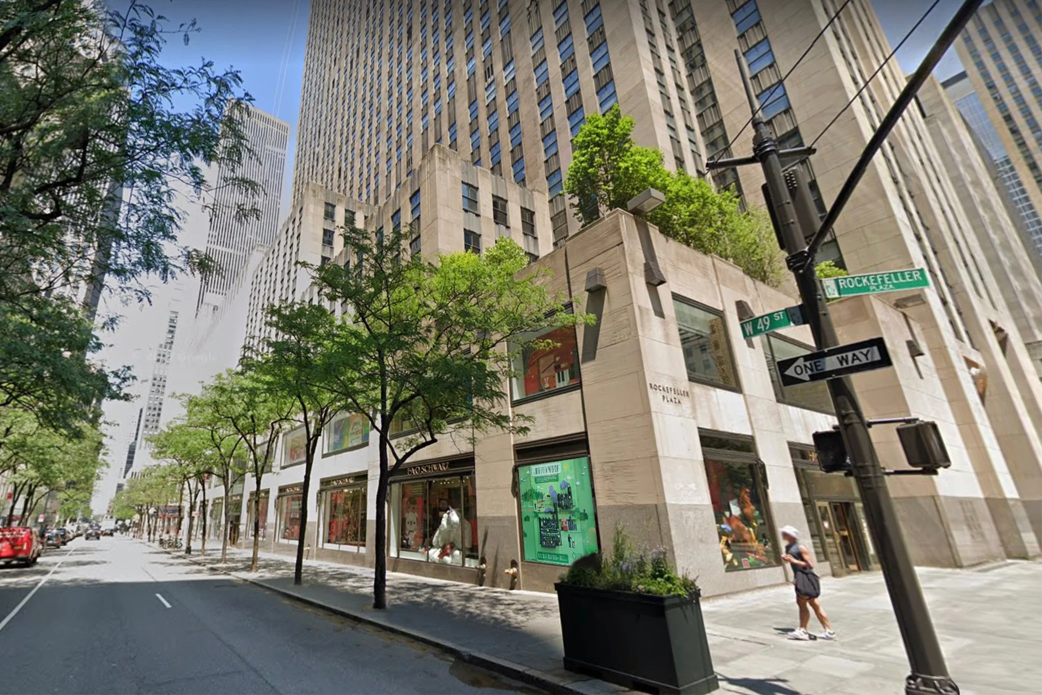 Rock ctr Green window2.jpg
