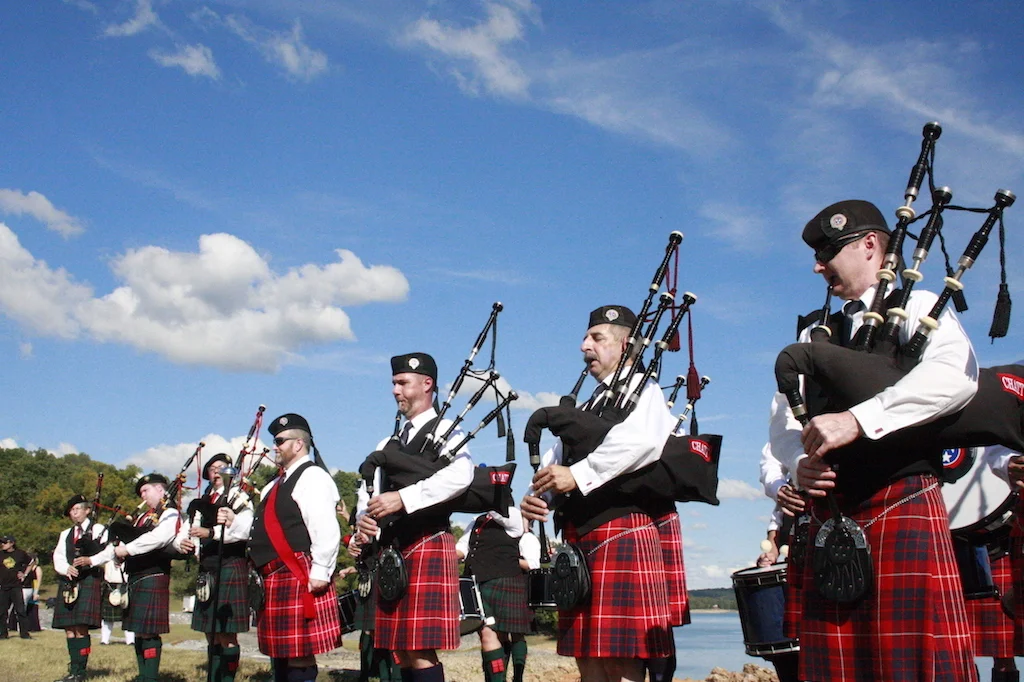 pipers on dike copy_low res.jpg
