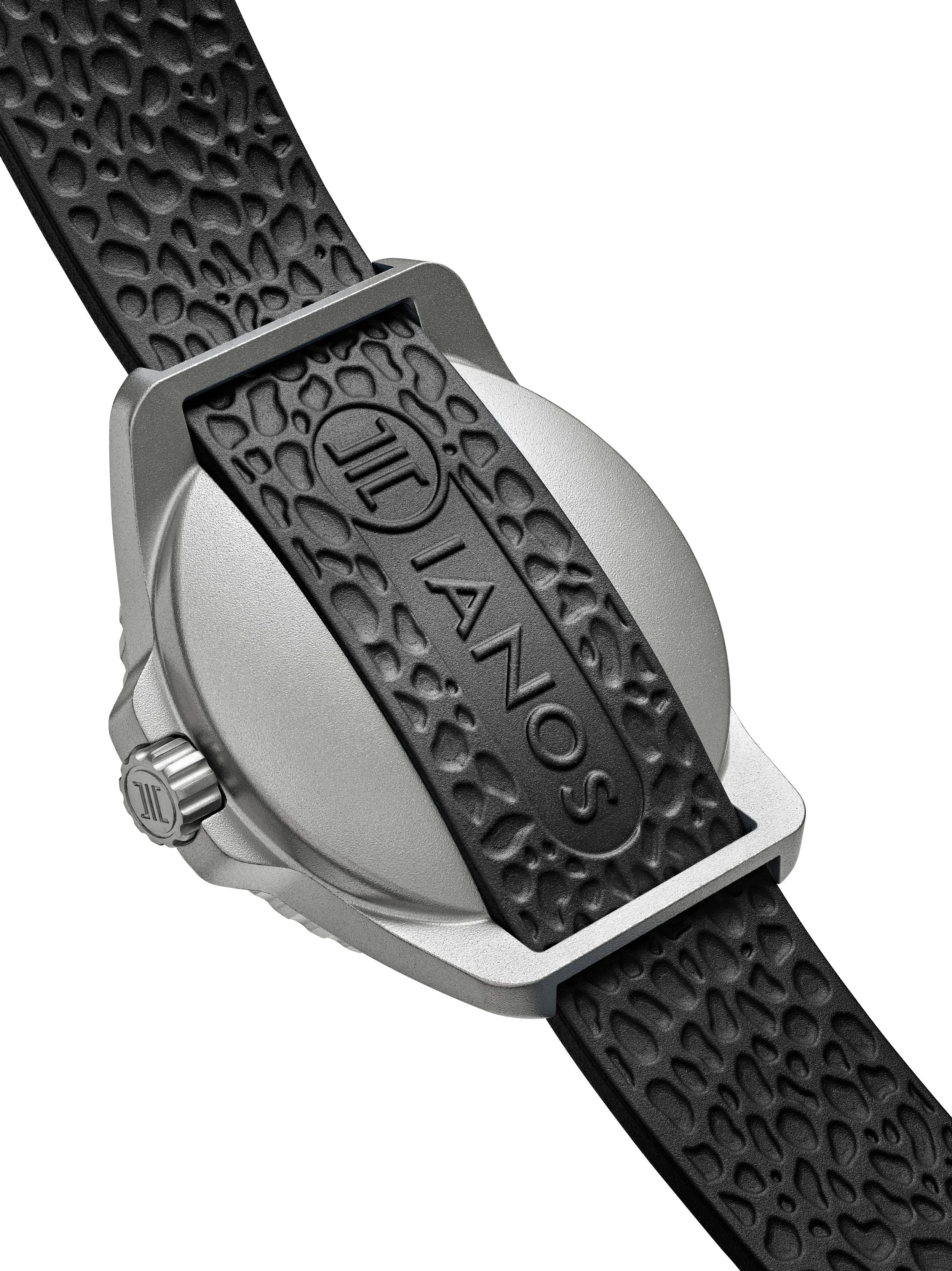 Ianos_Amfivios_ProductShot_05_Back_highres.jpg