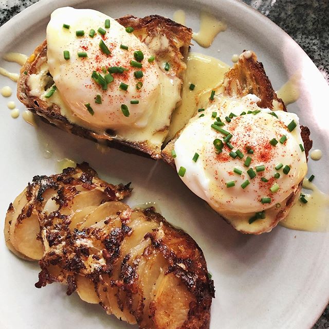 The grilled cheese Benedict is breakfast perfection (if your goal is to nap through lunch due to food coma). 4 cheeses &amp; bacon between buttery, thick slices of  @bartletthouseghent sourdough, topped with poached eggs and roasted garlic hollandais