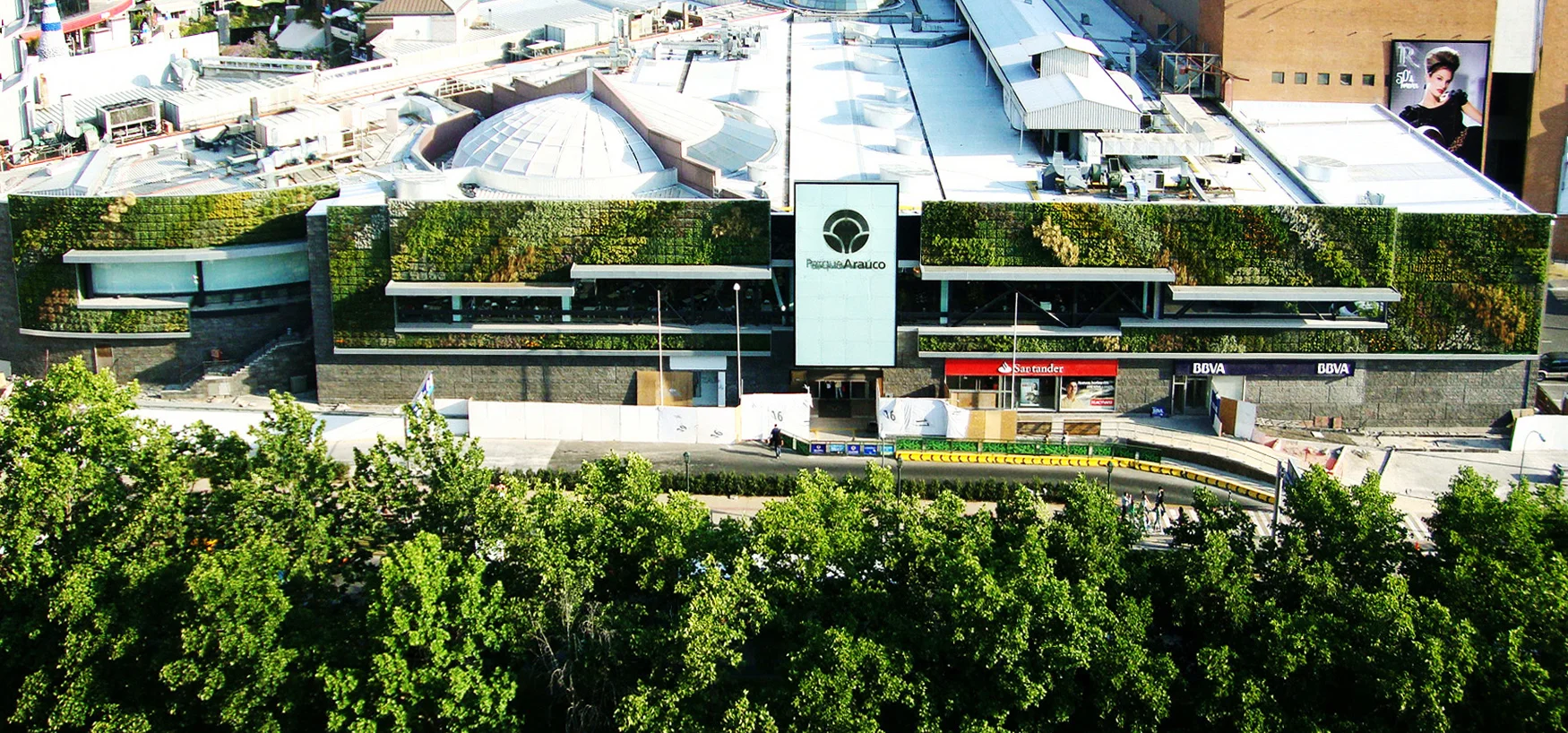 fachada-verde-parque-arauco
