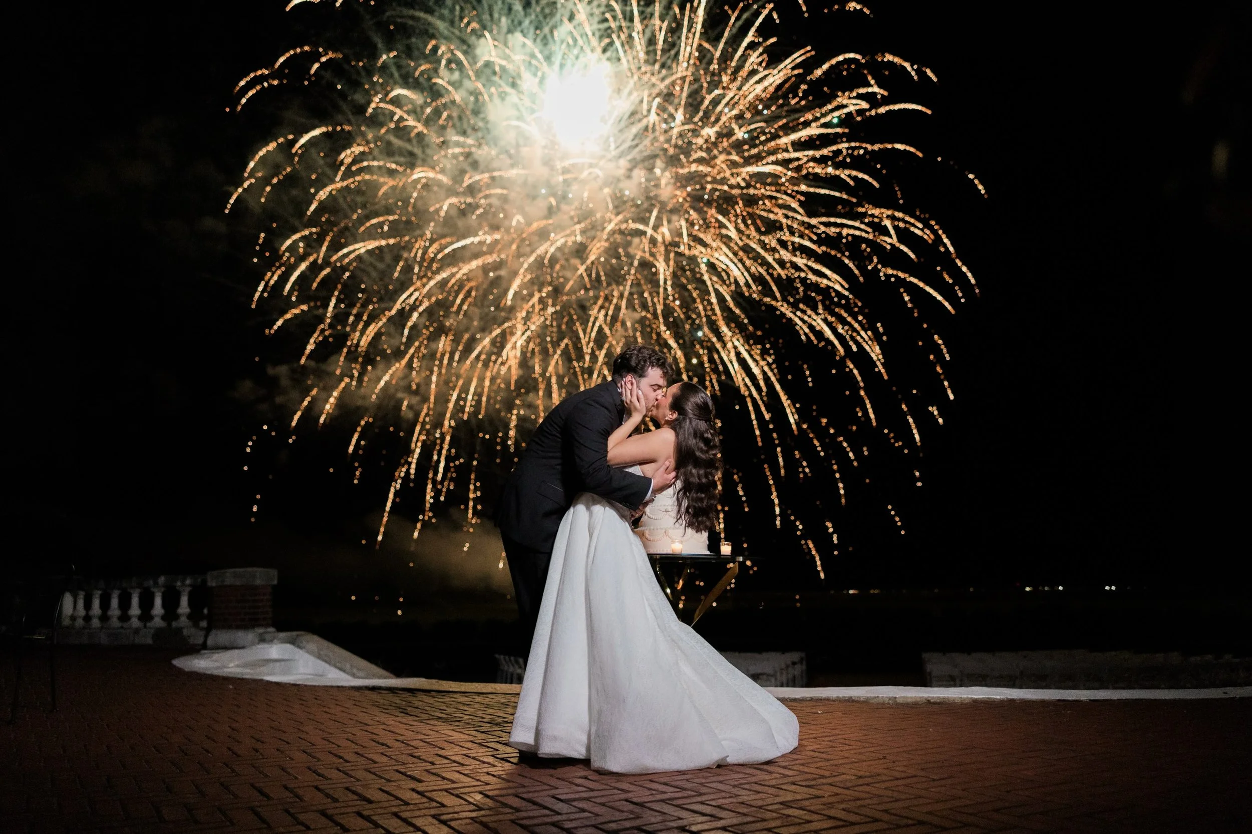 If one photo could tell the whole story, this might be the one!  We don&rsquo;t need a long caption when the moments speak for themselves.  Congratulations Juliana &amp; Tre!! 

Bride - @julianawoodard_ 
Groom - @trewoodard3 
Planner - @deborahminari