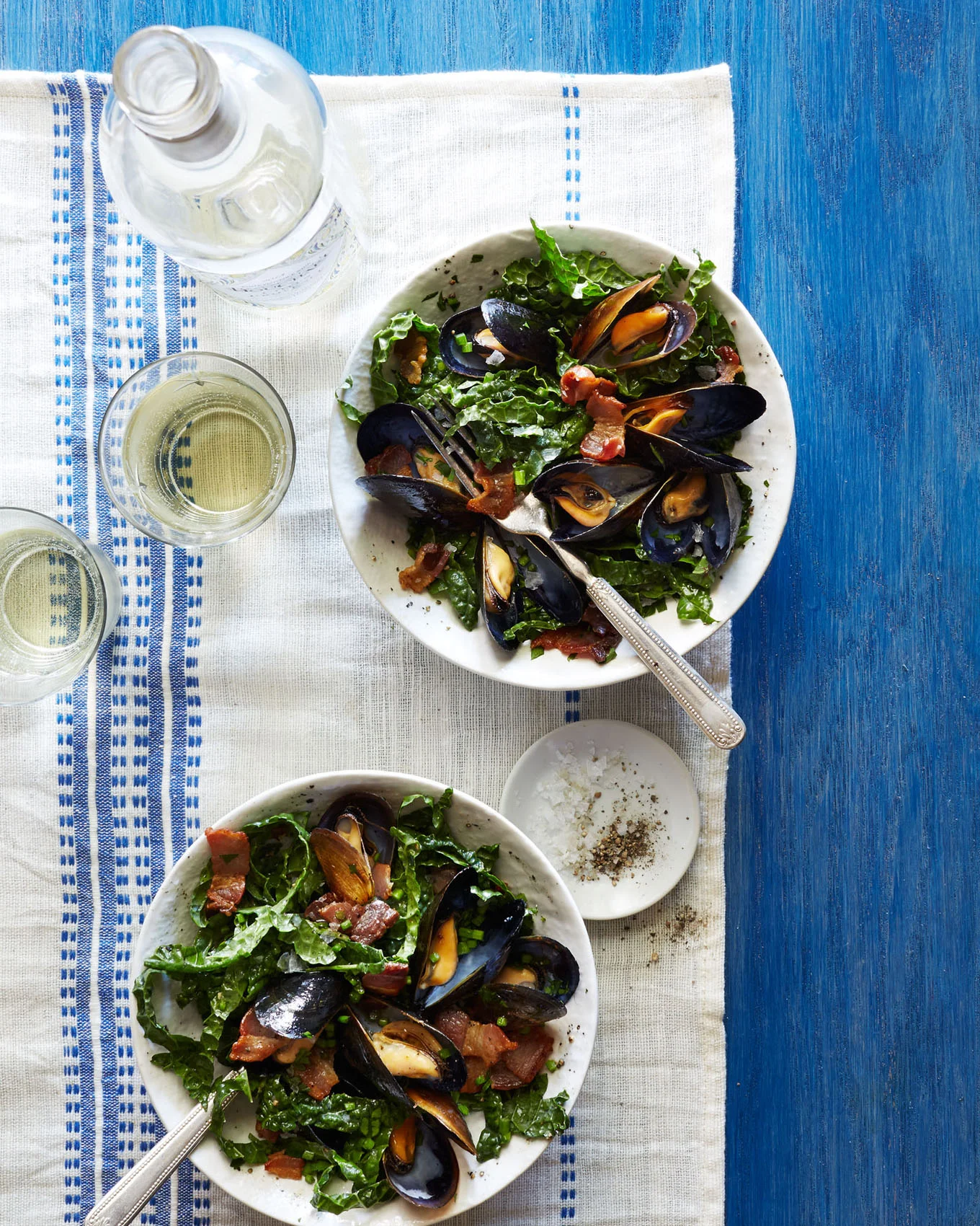 KaleSaladWithMusselsAndBacon002.jpg