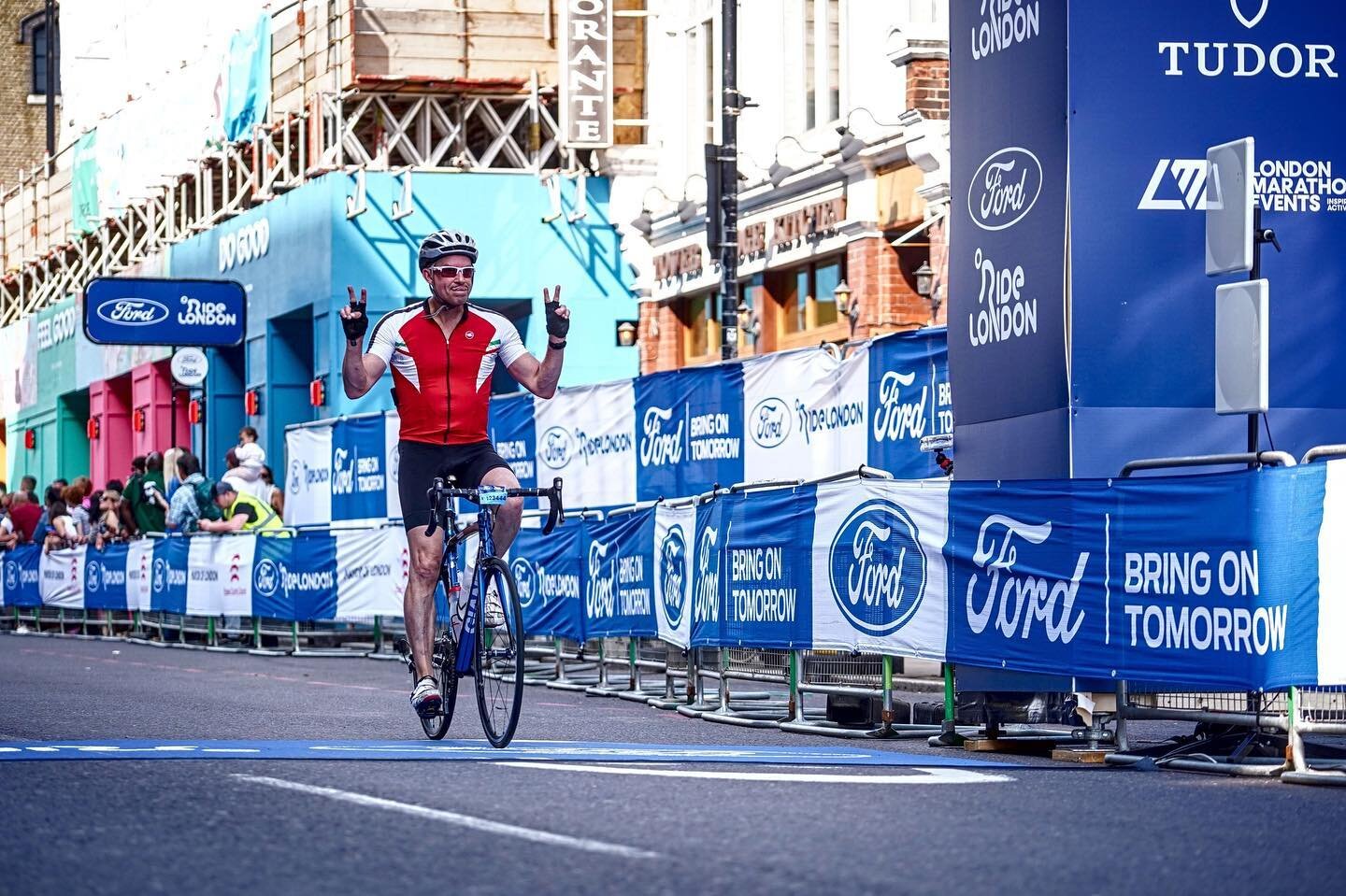 A little delayed but here are the professional photos from RideLondon that Matthew and the @roycolpod team cycled in. 

Don&rsquo;t they look great!

In total, Matthew raised &pound;400 for the charity @10percentfortheocean so thank you for everyone 