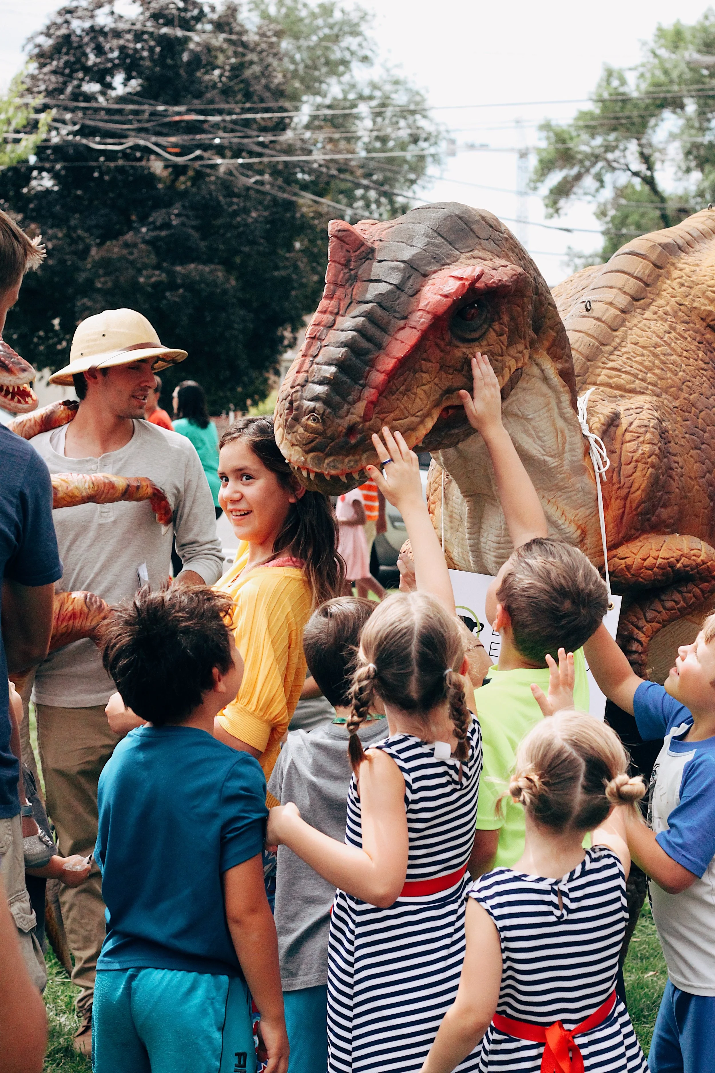 Dinosaur Events | Realistic Dinosaur Costumes and Performers