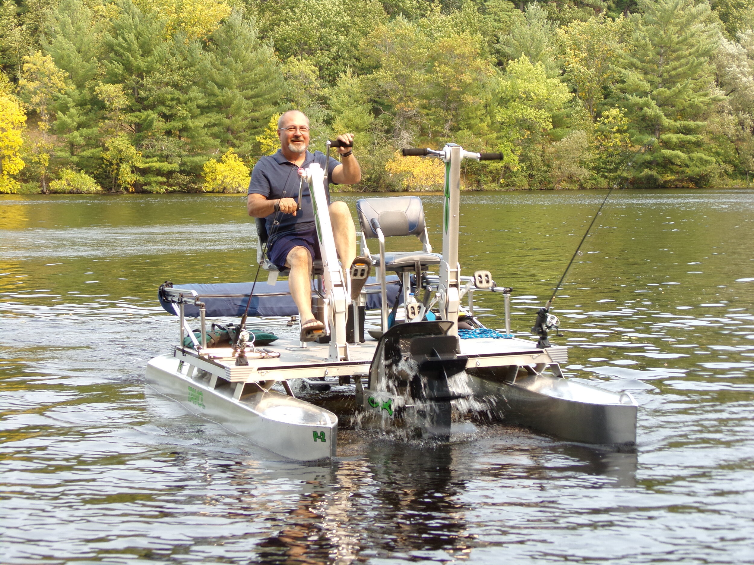 TURBO P-2: two-person pedal boat, fast, weed-free, hand & foot