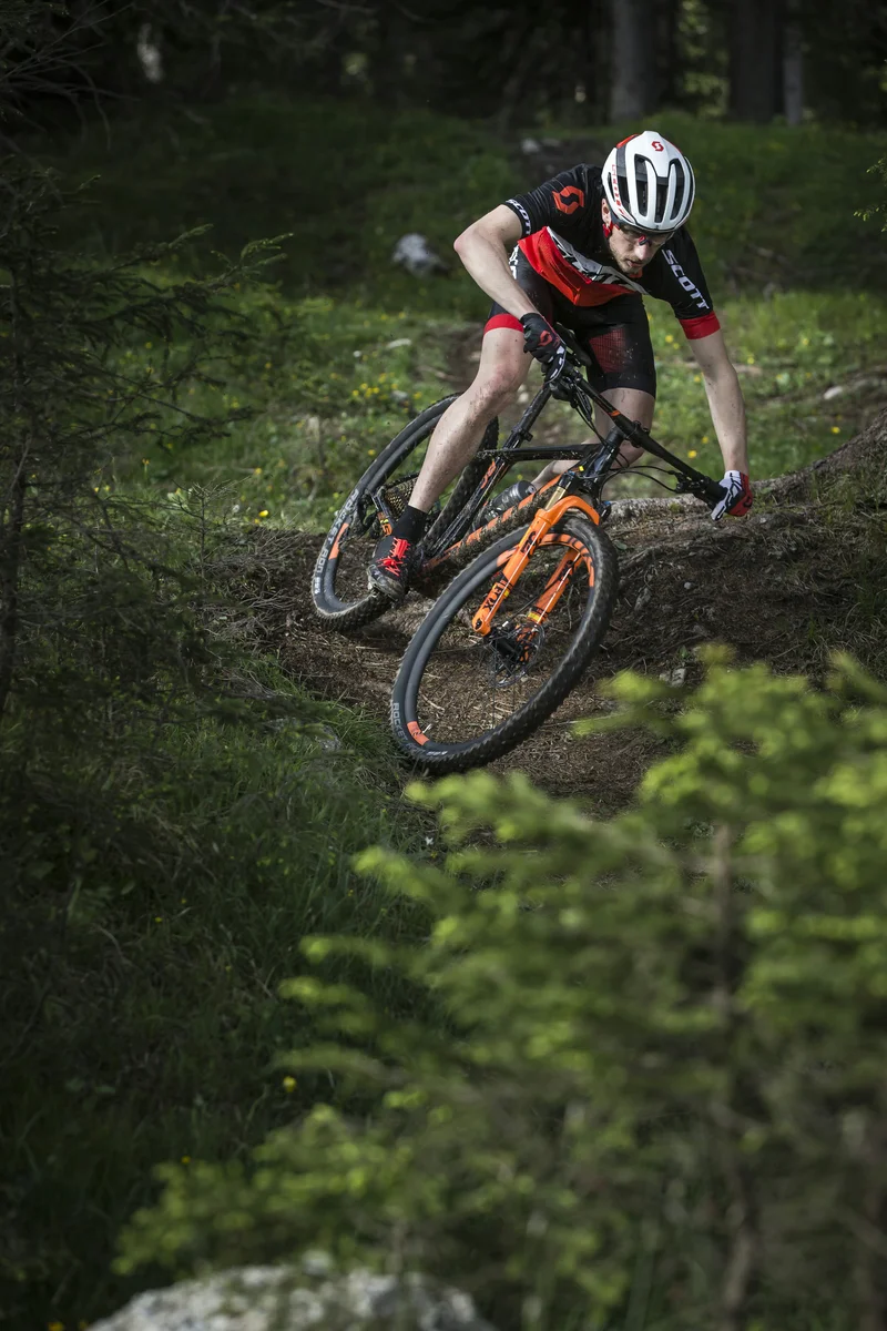 Scale_ActionImage_2017_BIKE_SCOTT-Sports_47.jpg