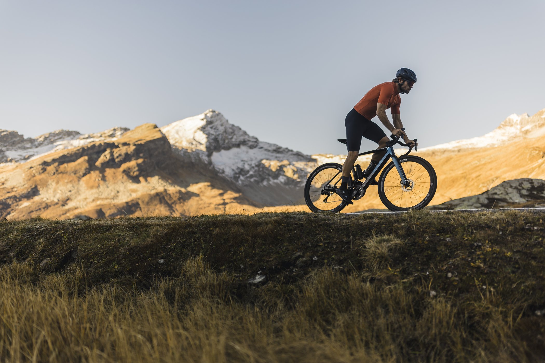 GRAVEL &amp; ROAD BIKES