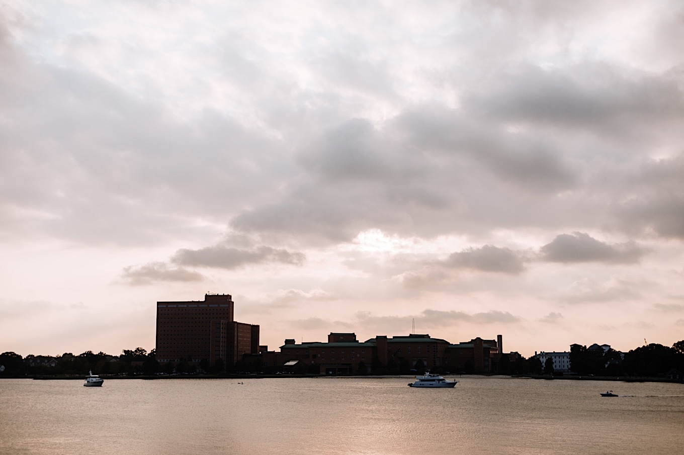 098_half-moone-norfolk-virginia-wedding-121.jpg