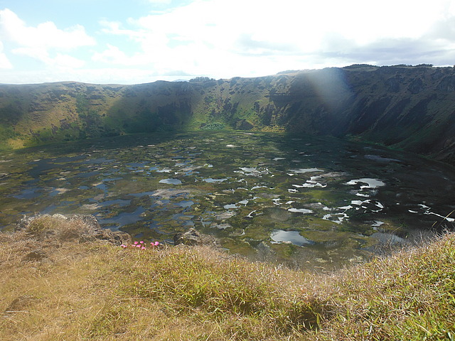 13.1394239906.ranu-kao-crater-is-a-gorgeous-sight.jpg