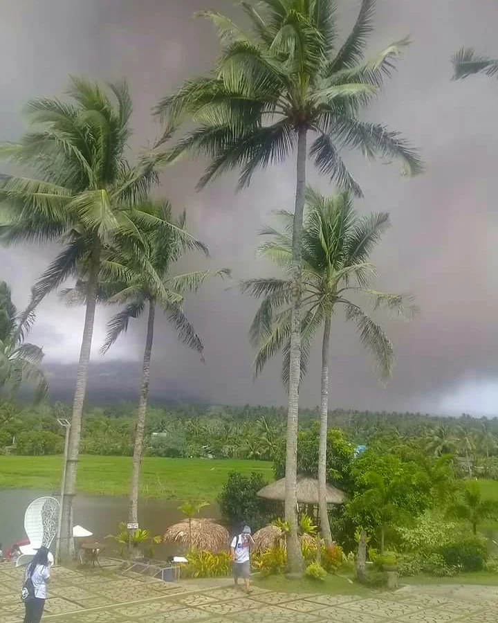 erupt2.jpg