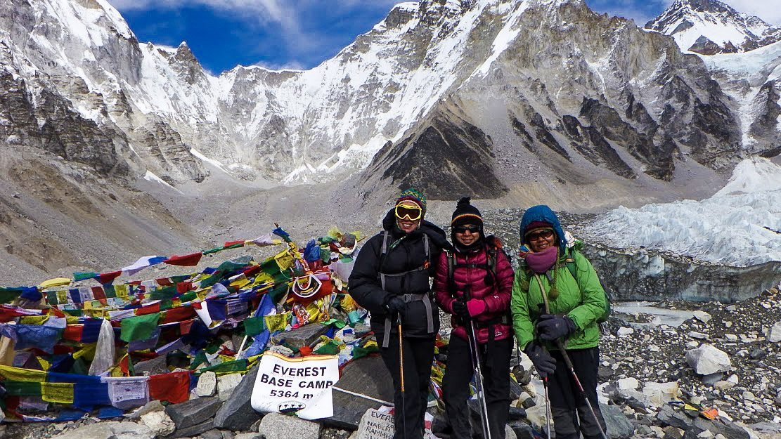 4-group everest.jpg