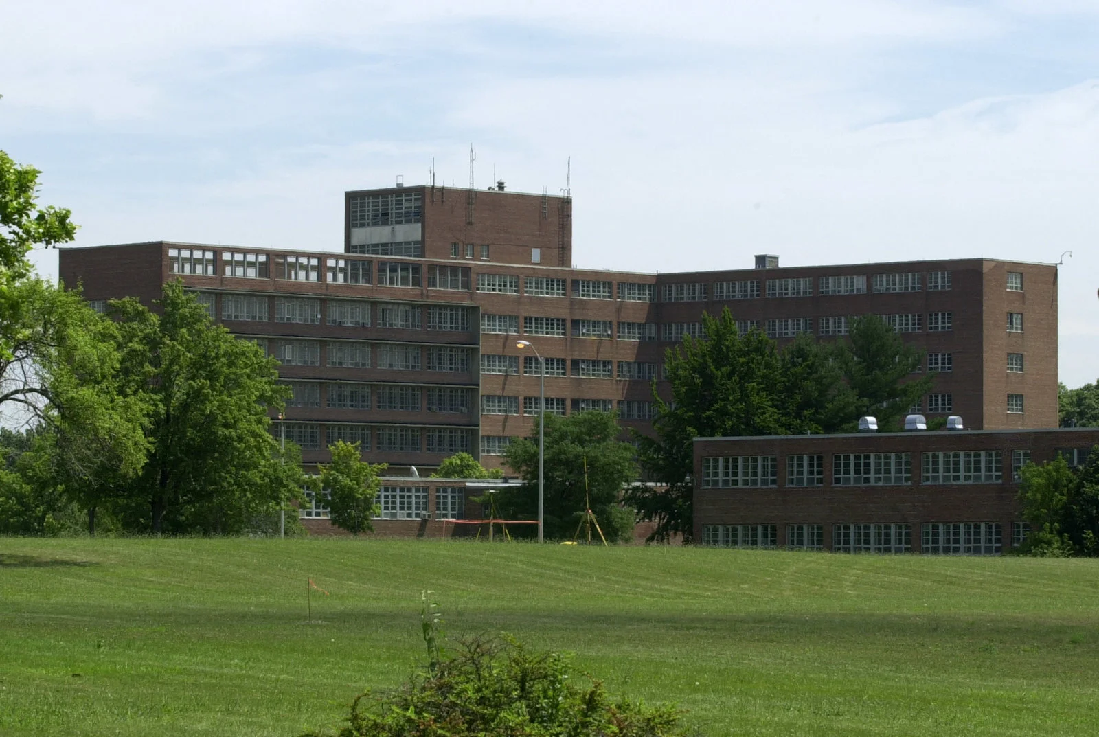 How The Loss Of U.S. Psychiatric Hospitals Led To A Mental Health Crisis