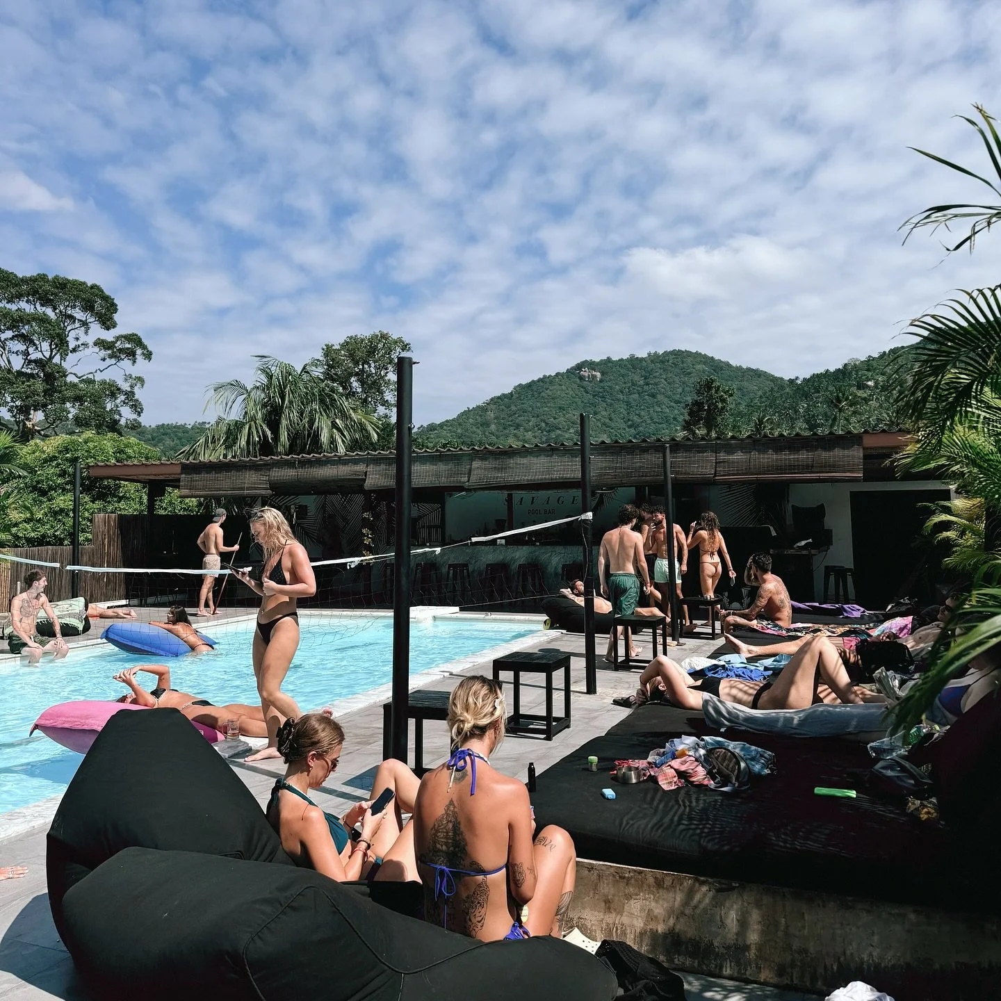 Kicking off October right 🍂🌊 🏝️