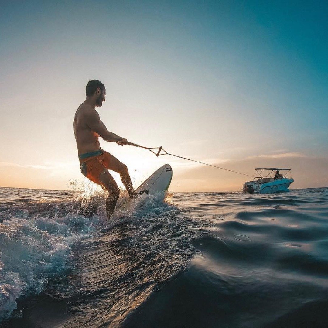 More than just a place to sleep.

At Savage, it&rsquo;s about the moments in between sunset sessions on the water, hikes with new friends, shared dinners, movie nights, and BBQs by the pool as the sky changes colour 🌅

Come solo, leave with stories 