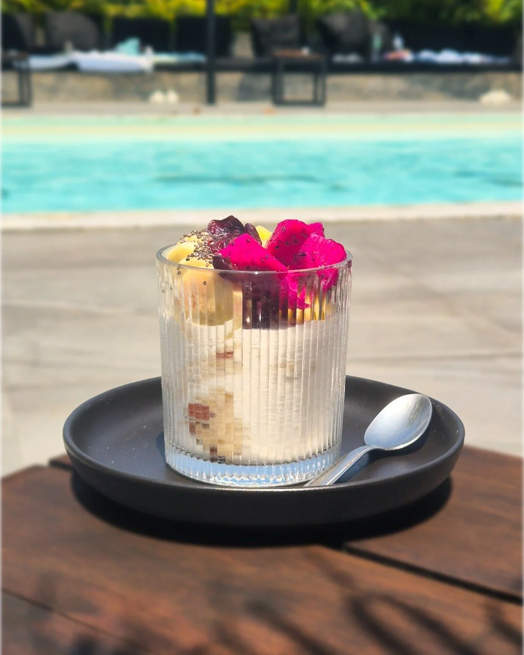 Something sweet or savoury&hellip;

Overnight oats, Mediterranean salad, French toast or Sweet &amp; sour chicken ?
We have a little something for every mood 🤭

Whatever you&rsquo;re craving, we&rsquo;ve got you covered at Savage 😌

📍Savage Restau
