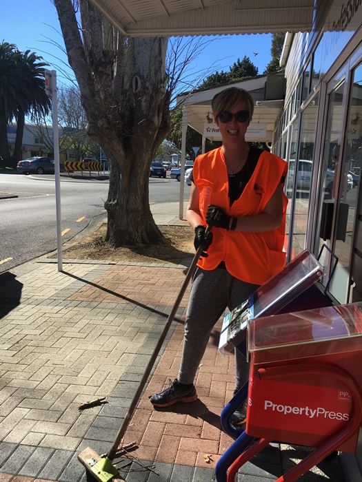 Lara at the Papakura Town Clean up