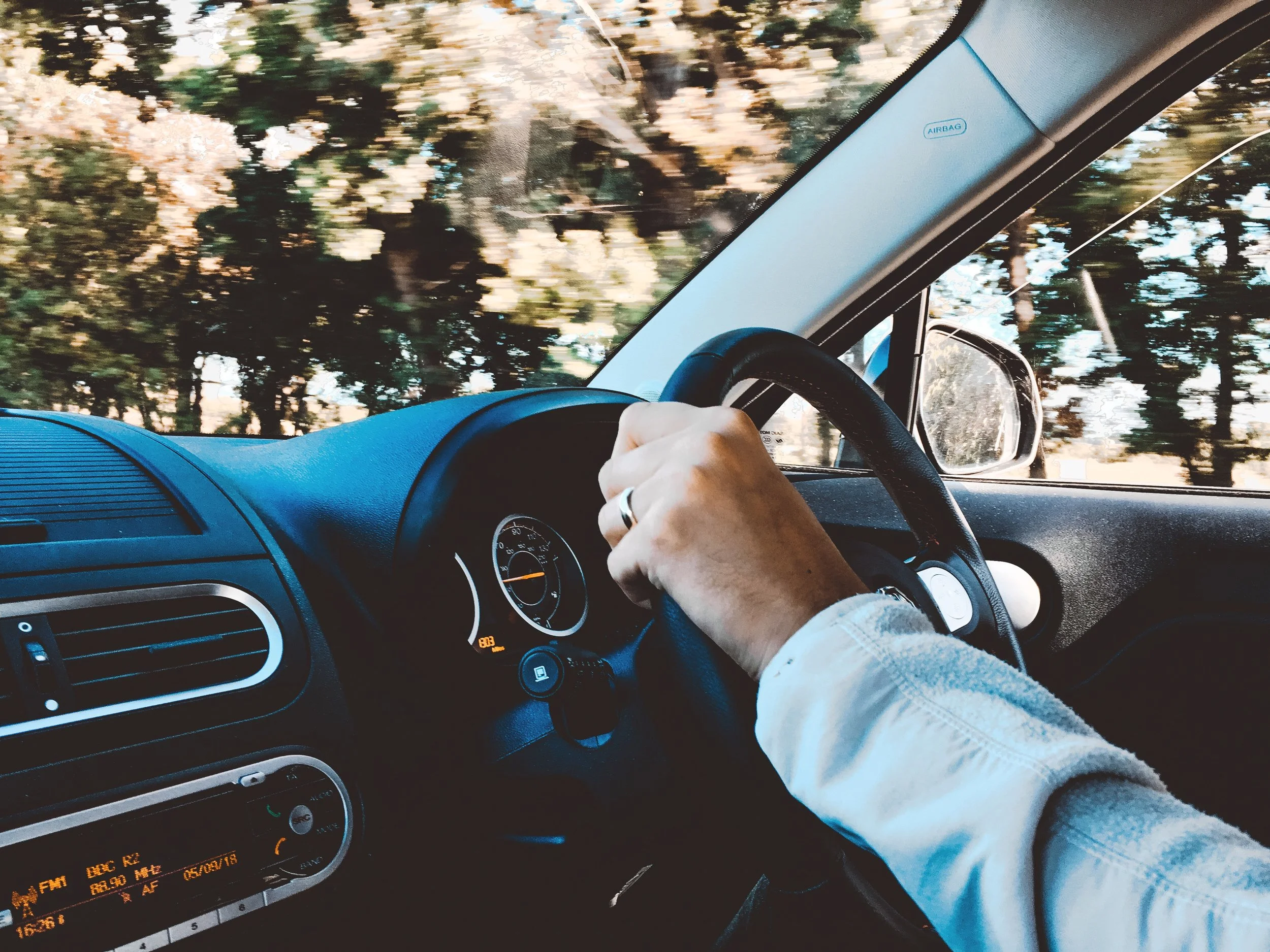 auto-automobile-blurred-background-1392621.jpg