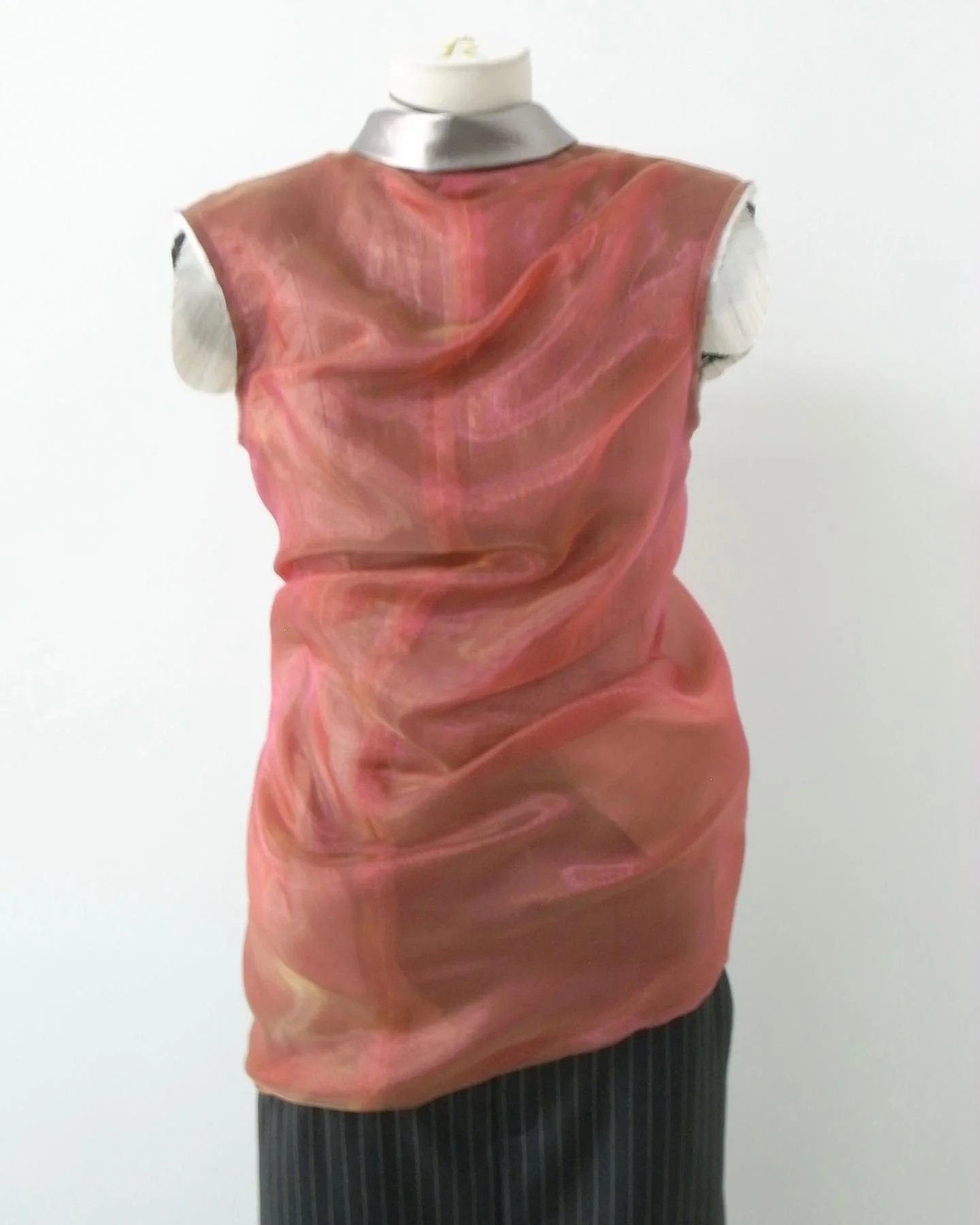 For the @CFDA / @Vogue Fashion Fund Design Challenge, supported by @TommyHilfiger, 5000 took tailoring to a conceptual level with a powerful message. The theme, &ldquo;Stripes and Stars,&rdquo; inspired the creation of a gown representing a supernova