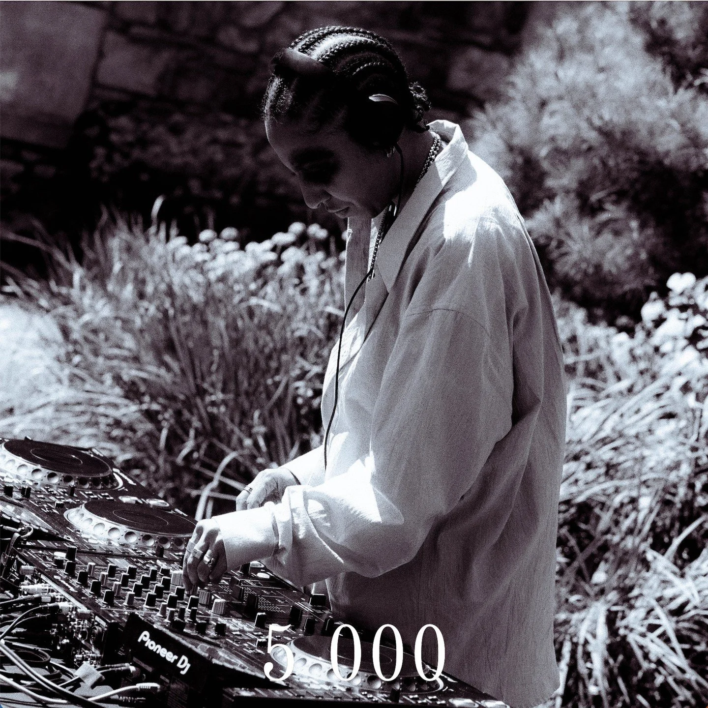 5000 Sound is back with @Bapari and our our soundtrack to our SS25 show titled Mabuhay Gardens. 

0007: Bapari - 5000 SS25 Mabuhay Gardens Soundtrack 

Bapari is a Haitian-American musician, producer, and DJ. Their third EP Oasis (2023) features sing