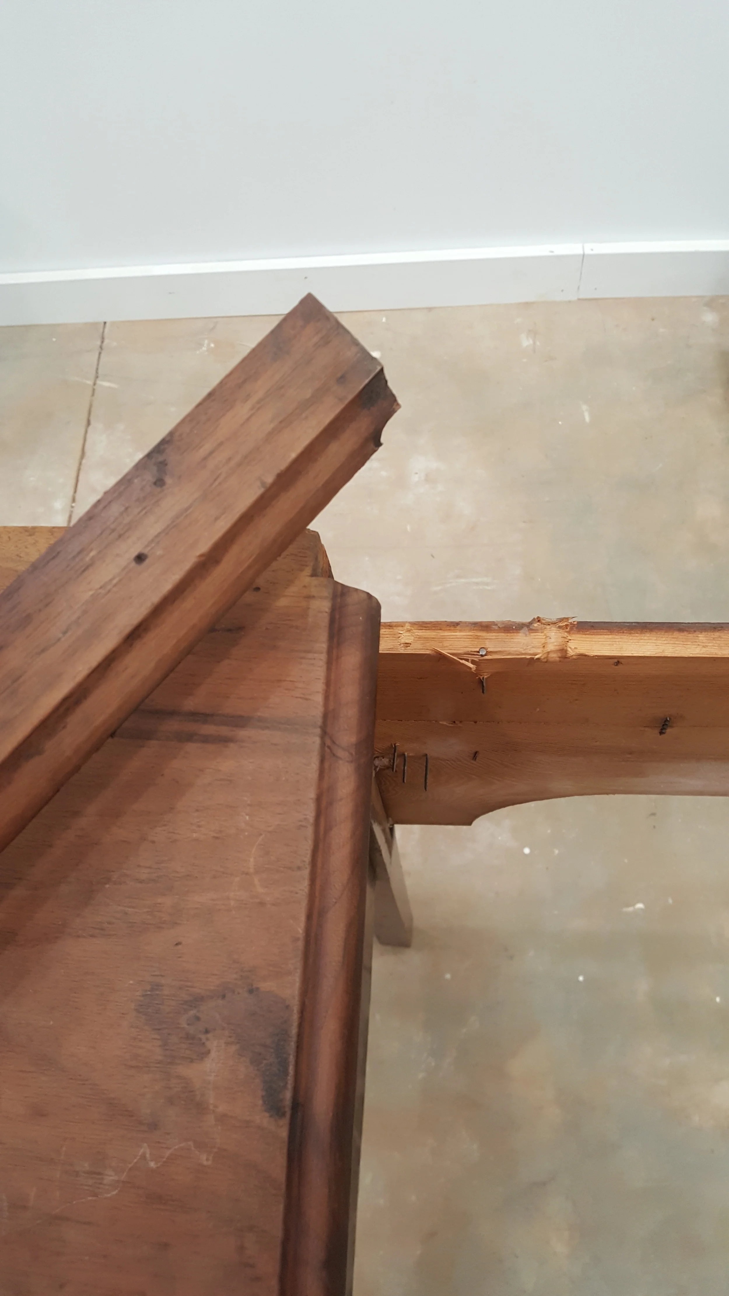 Molding 1.jpg