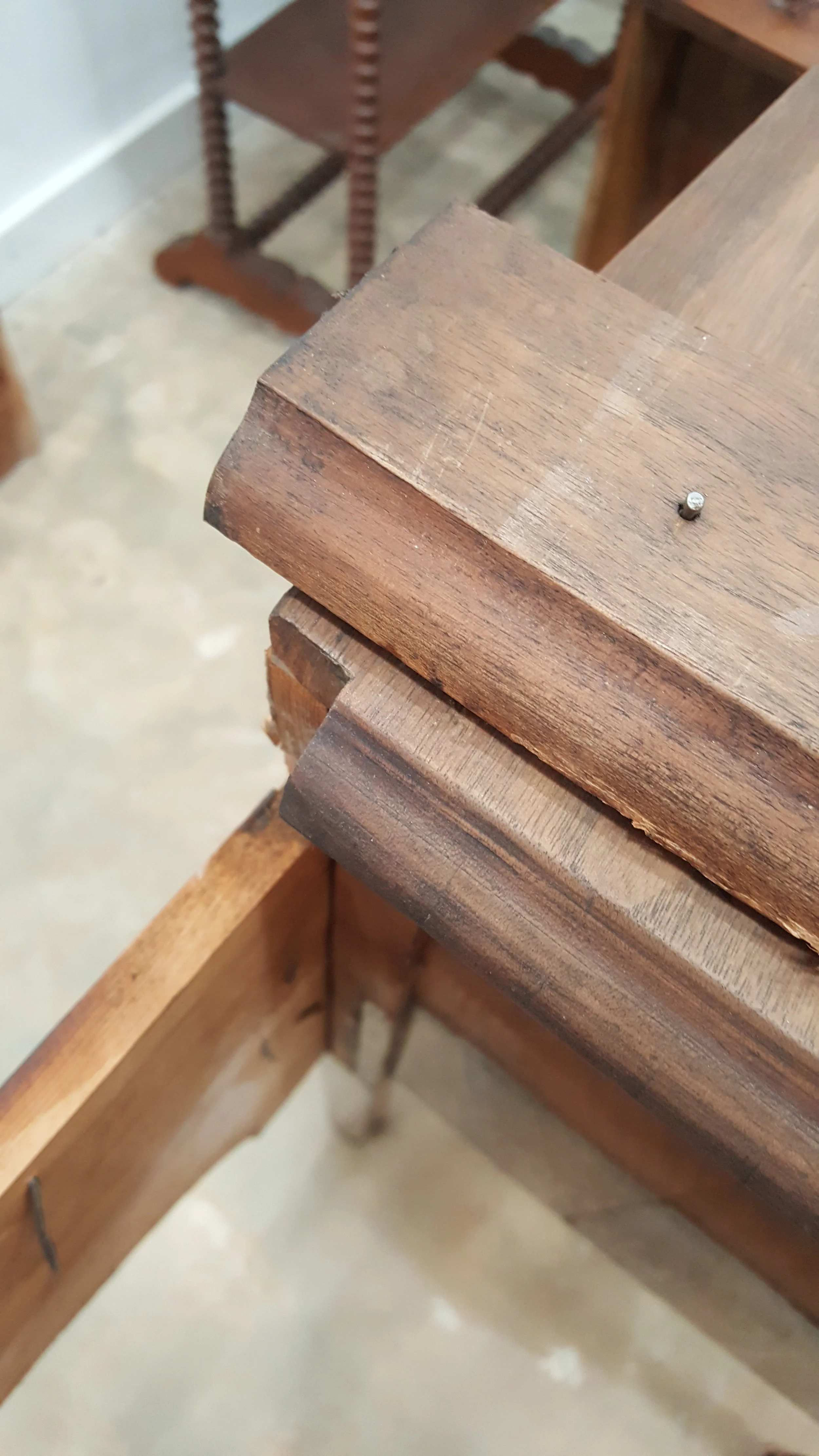 Molding 2.jpg