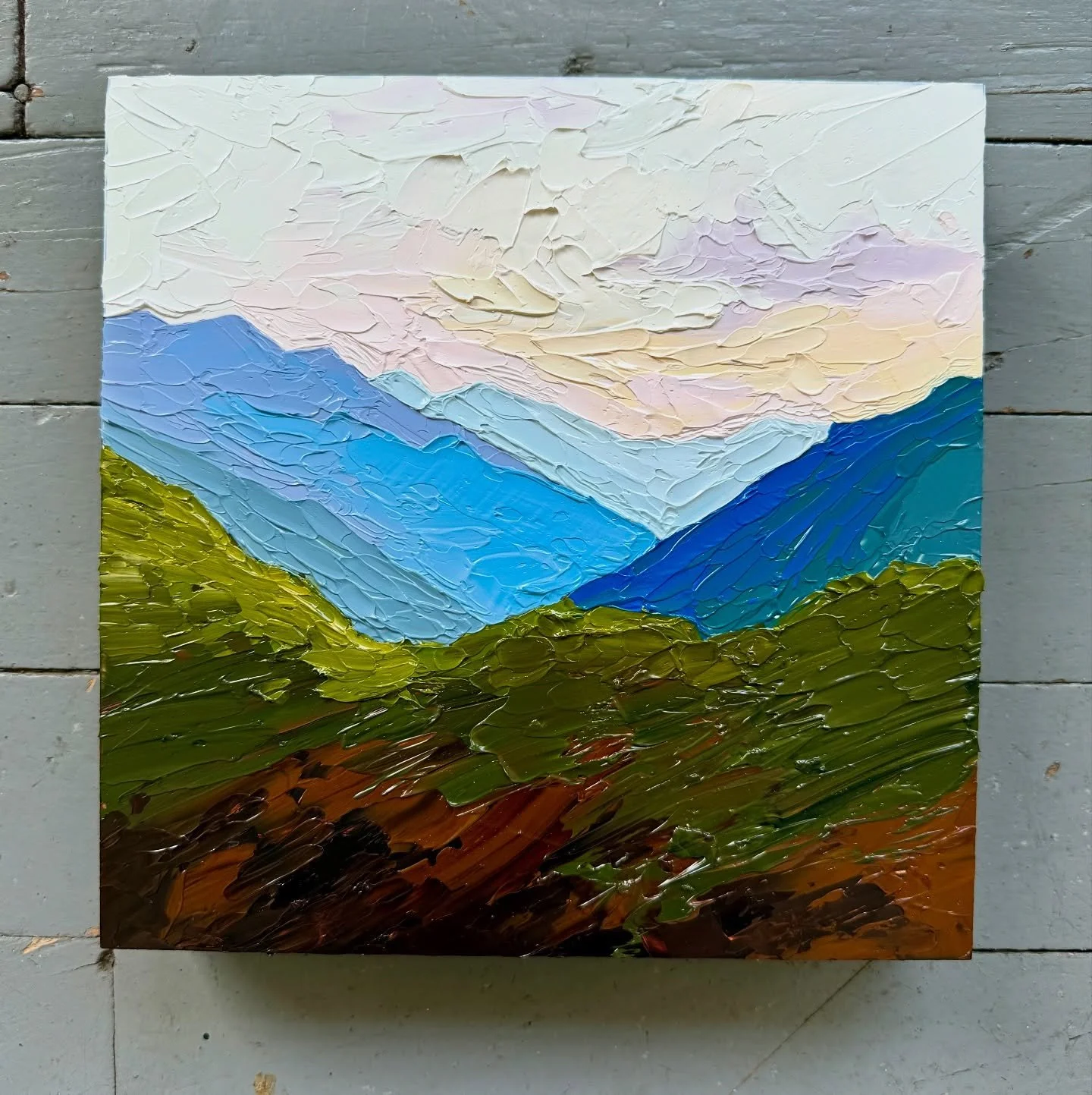 🎨 THIS WEEKEND: Summer Colors Fine Art Show 🎨The raw power of the Blue Ridge Mountains comes alive in my latest collection. I&rsquo;m launching new oil paintings - each carved out with palette knives for that bold texture and commanding presence yo
