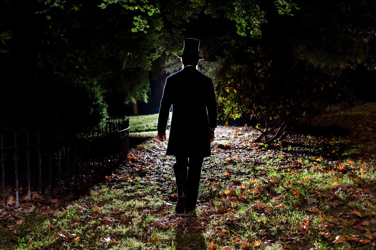 lincoln in the bardo walking lincoln 2.jpg