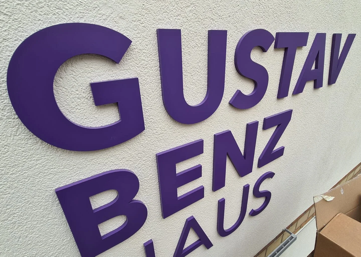3d-Schrift-Logo-Fassade.jpg